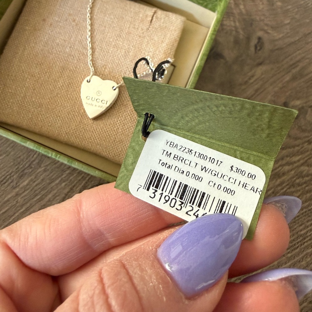 Gucci Trademark Heart Bracelet - Picture 3 of 6